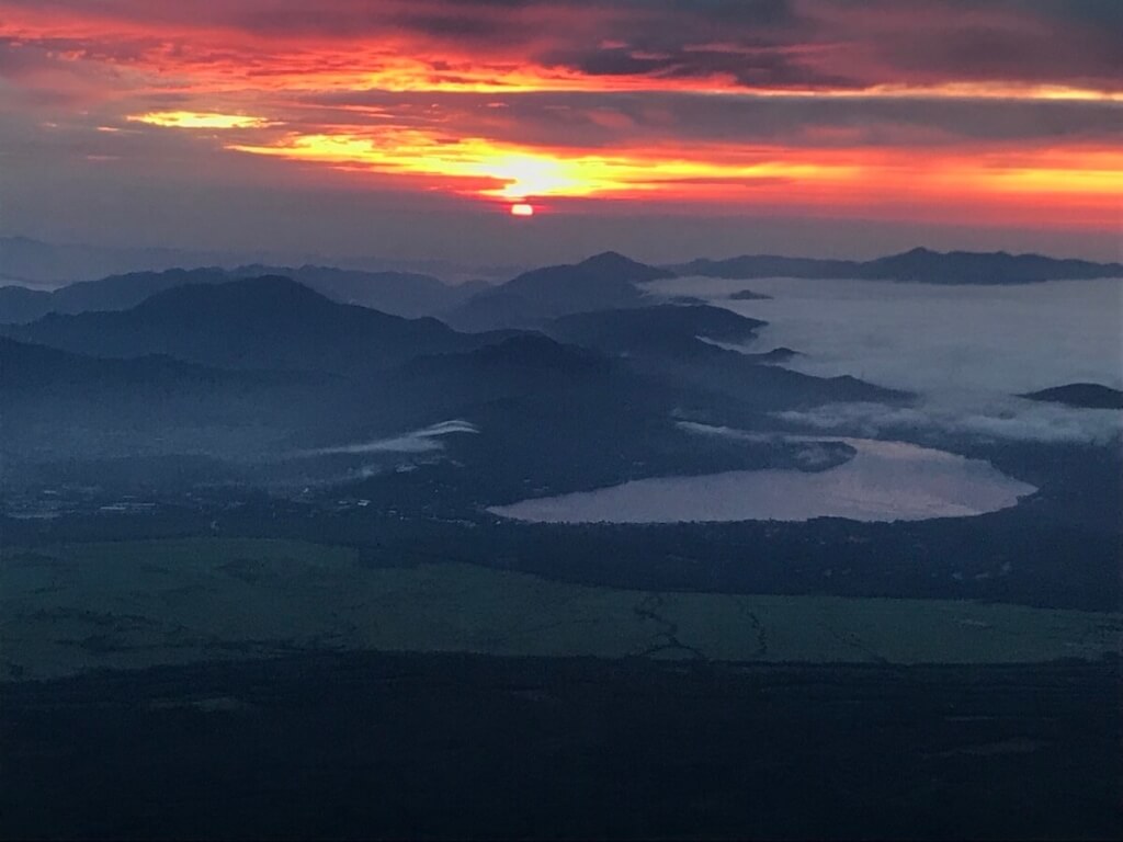 富士山からの日の出